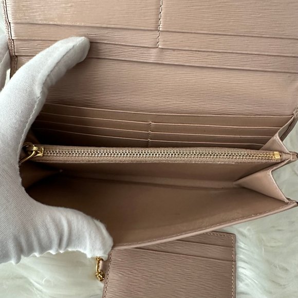 🔥🔥Authentic Prada Vitello Leather Continental Flap Wallet - Full Inclusion!! - Picture 14 of 17